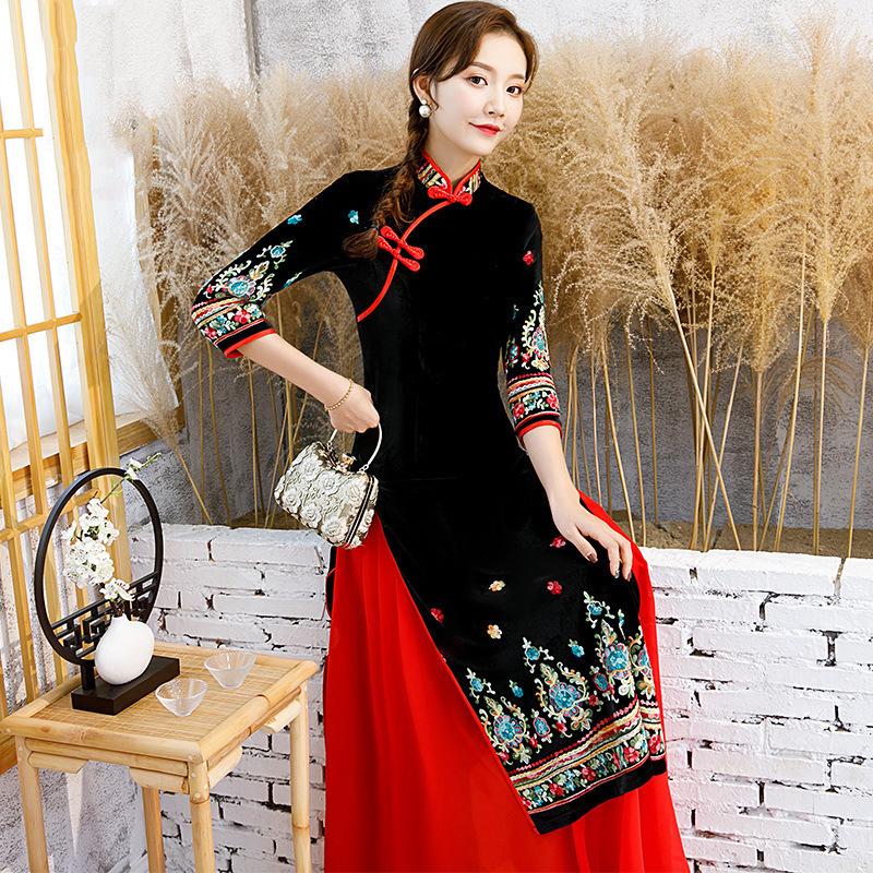 Golden velvet cheongsam performance clothes large size middle-aged and elderly female mother Aodai cheongsam new long catwalk cheongsam