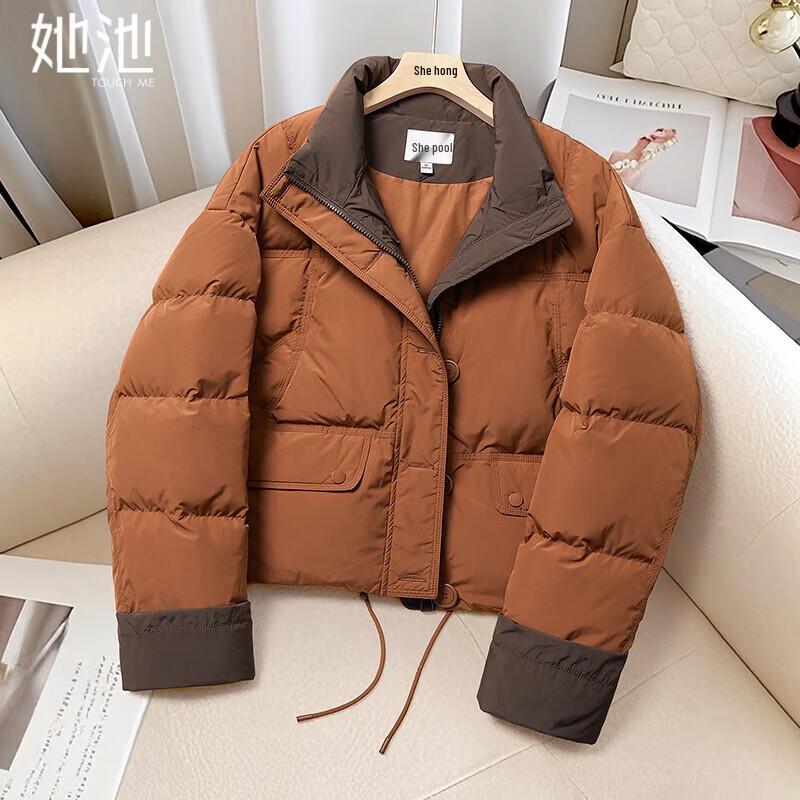 

Женская куртка пуховик с воротником-стойкой и цветными блоками, 90% пуха XL