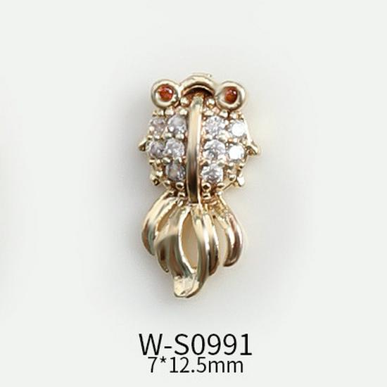 Festive Chinese Style Manicure: Lucky Bag Zirconia Ornaments with Golden Toad, Yuanbao, and Money Character Press-on Nails