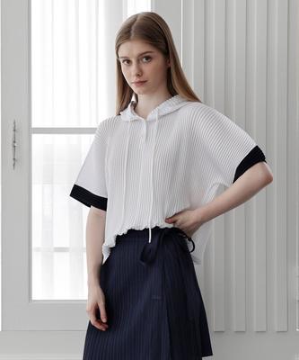 Waiowai Contrast Sleeve Pleated Crop Hoodie Top_White
