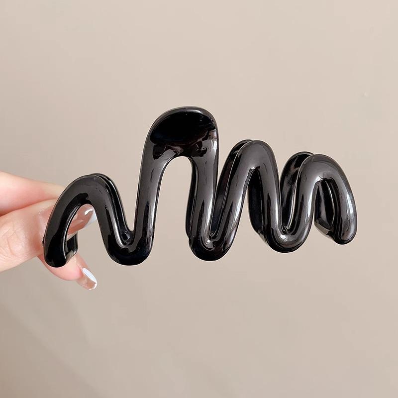 Elegant Large Hair Claw Clip for Thick Hair - High-End Korean Updo Shark Clip