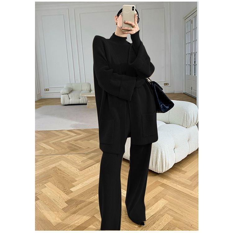 Set di maglioni lavorati a maglia stile europeo e americano per l'autunno e l'inverno da donna, maglione giacca stile pigro + pantaloni a gamba larga set da tre pezzi