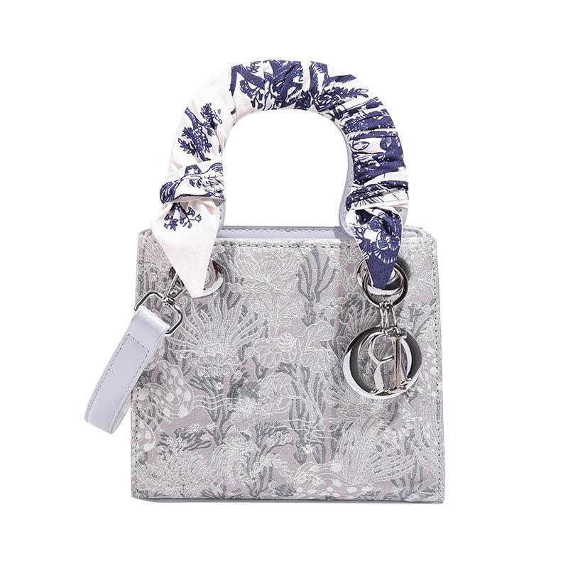 New High-end Heavy Industry Princess Diana Bag Silk Scarf Hand Bag Fashionable Versatile Shoulder Messenger Bag