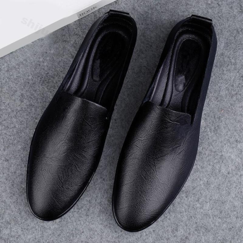 Fashion Men's Leather Shoes 2025 Spring Autumn Fashion Slip On Breathable Casual Shoes Lightweight Comfortable Non Slip Soft Sole Flats