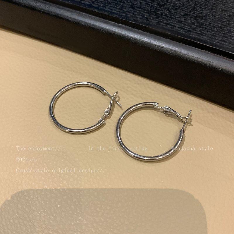 

Y2g Millennium Sexy Style Stud Earrings Female Silver Big Circle Exaggerated Earrings 2025 New Arrival Best Selling Fancy Earrings Silver 3cm ear ring