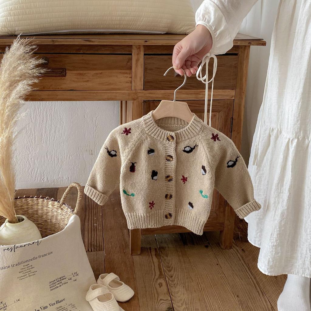 Autumn and winter new baby girl long-sleeved embroidered cardigan baby foreign versatile pine cone jacket top