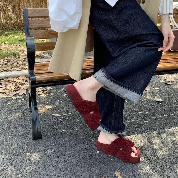 Lamb wool Internet celebrity thick bottom Mao Mao slippers women wear autumn and winter 2025 new celebrity style casual Mao Mao slippers