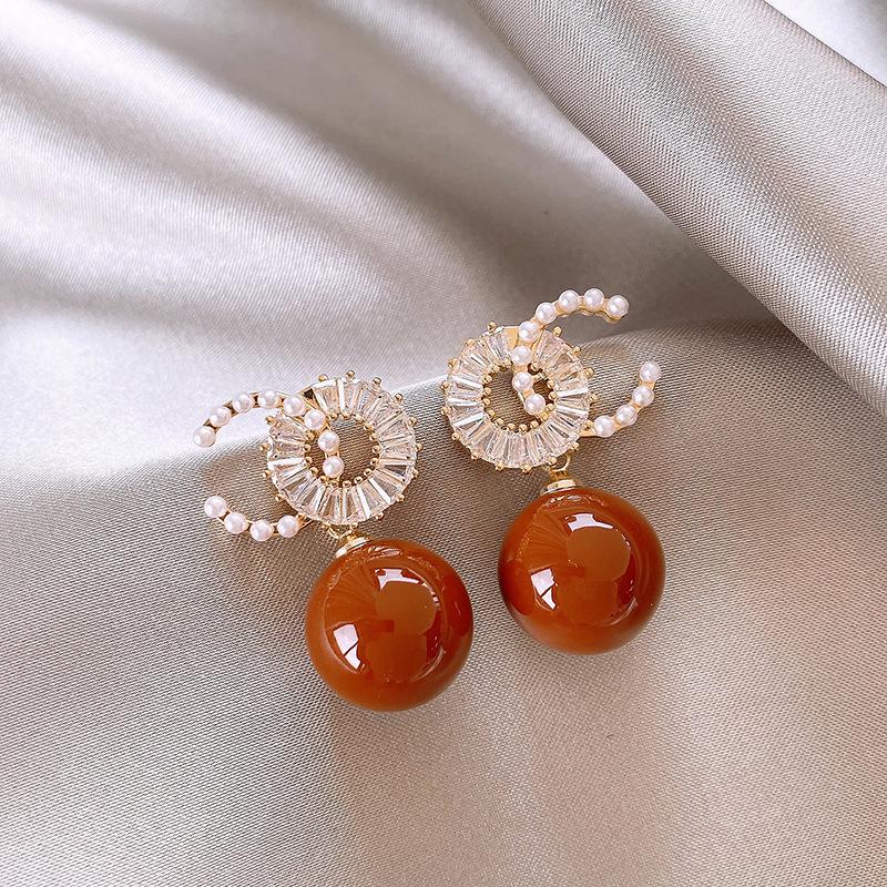 Silver Needle C-shaped Cubic Zirconia & Pearl Earrings: Fashionable Retro Studs for Women.