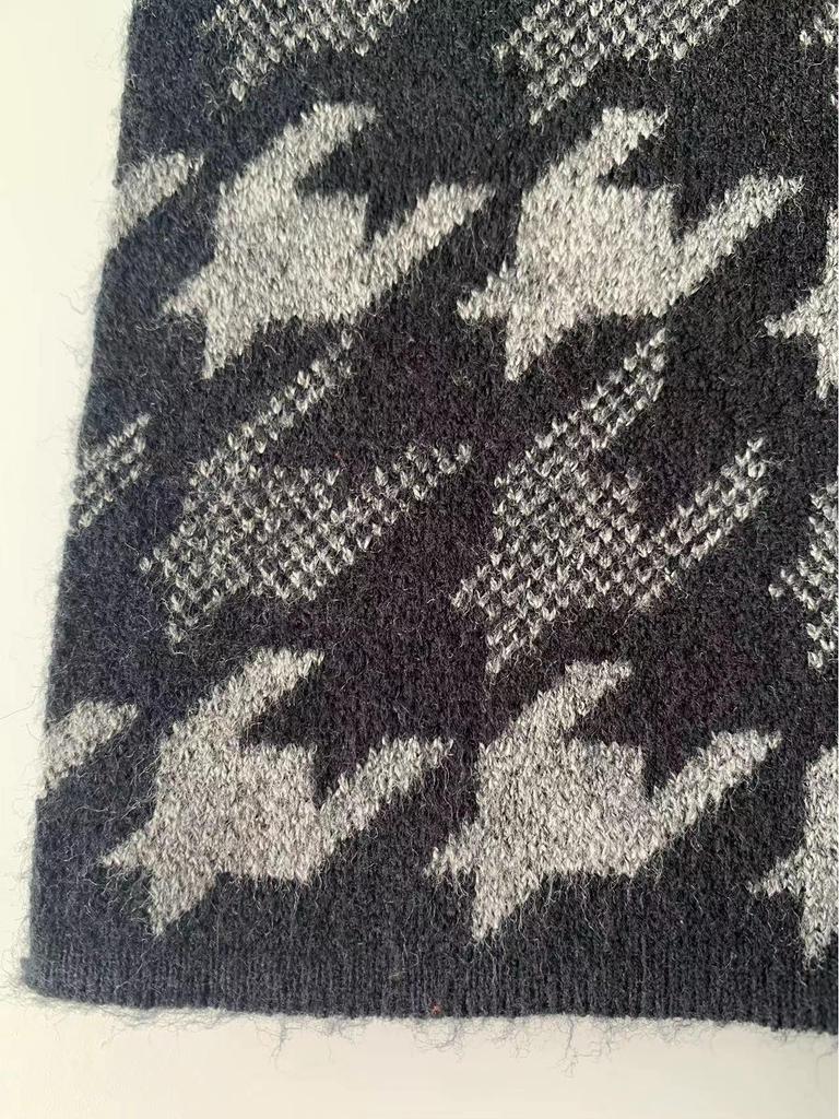 Men's High-End Classic Cashmere Jacquard Neck Warmer Scarf