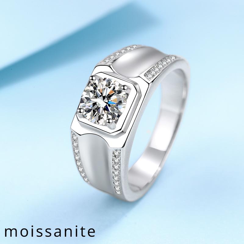 S925 Sterling Silver Men's Ring Plated with Pt950 Platinum Ring Four Claws Inlaid with 1 Carat Moissanite Ring Wedding Ring Engagement Diamond Ring