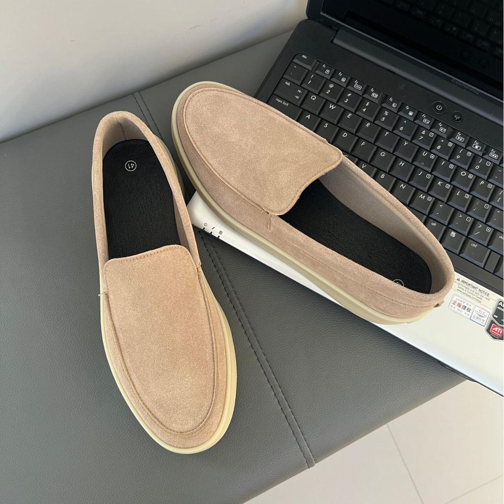 The new velvet beanie shoes are a casual one-piece generation X