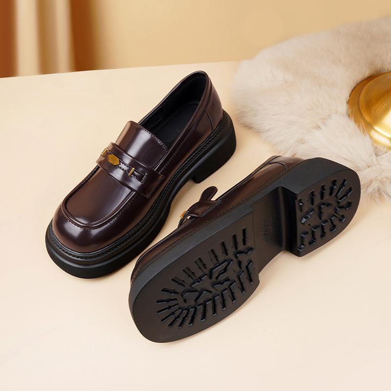 

Yuexinwang genuine leather flat for Huizhou women s shoes grape mother same small leather shoes brown autumn and winter new platform loafers 40 коричневий