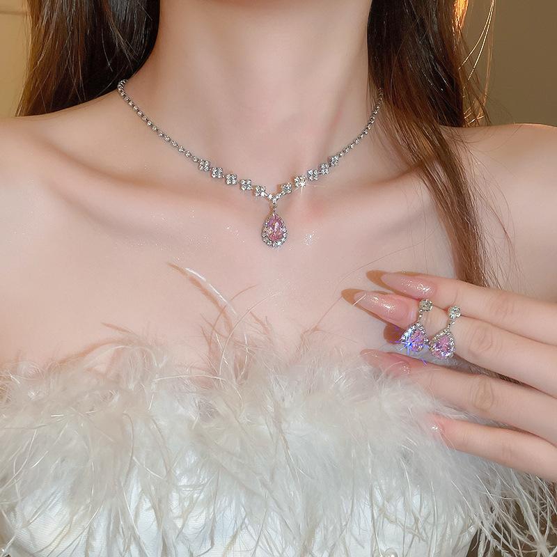 Light luxury diamond-encrusted water drop necklace, fashionable personality, heavy industry neck chain, bridal evening dress, high-end accessories