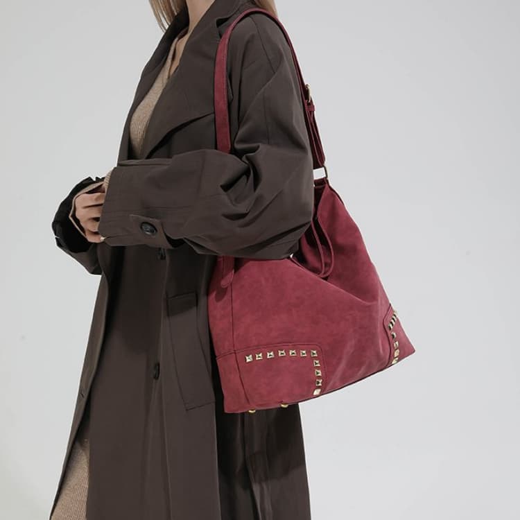 Rivet tote bag women's large-capacity commuter shoulder bag