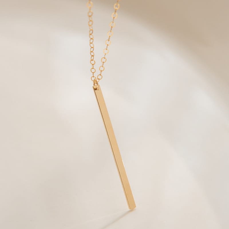 LUNNE 14 Karat Gold Stab Bar Anhänger Halskette (Goldfüllung) #GFN22