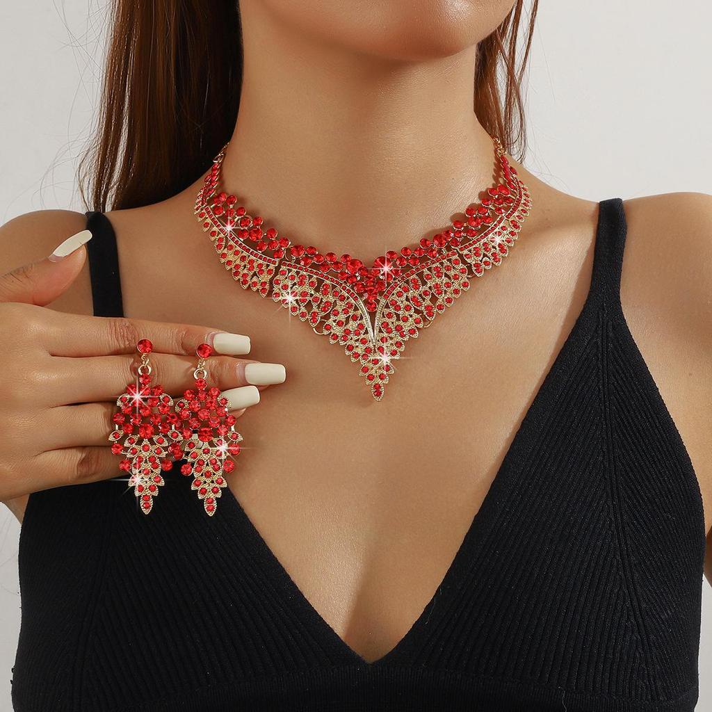 Exquisite Retro-Style Necklace & Earring Set: Vibrant and Elegant Design for Evening Banquets