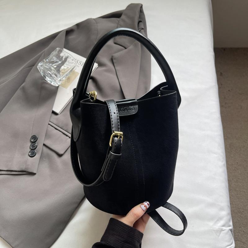Frosted bucket bag women's 2025 autumn new fashion commuter handbag retro suede shoulder messenger bag