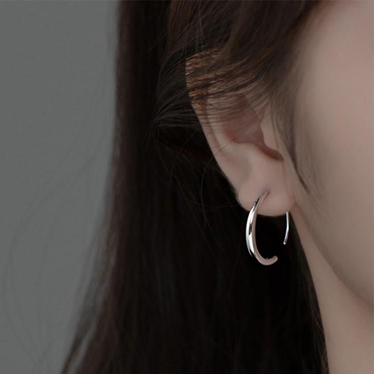 

Элегантные летние серьги C-образной формы: Минималистичные серьги-кольца в японском и корейском стиле