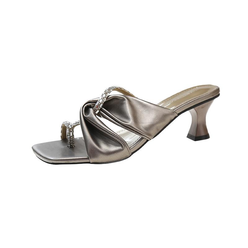 Luxury Crystal High Heels Slippers Women Clip Toe Sandals Square Toe Shoes 2025 Summer Flip Flops Sexy Chunky Shoes Woman Pumps