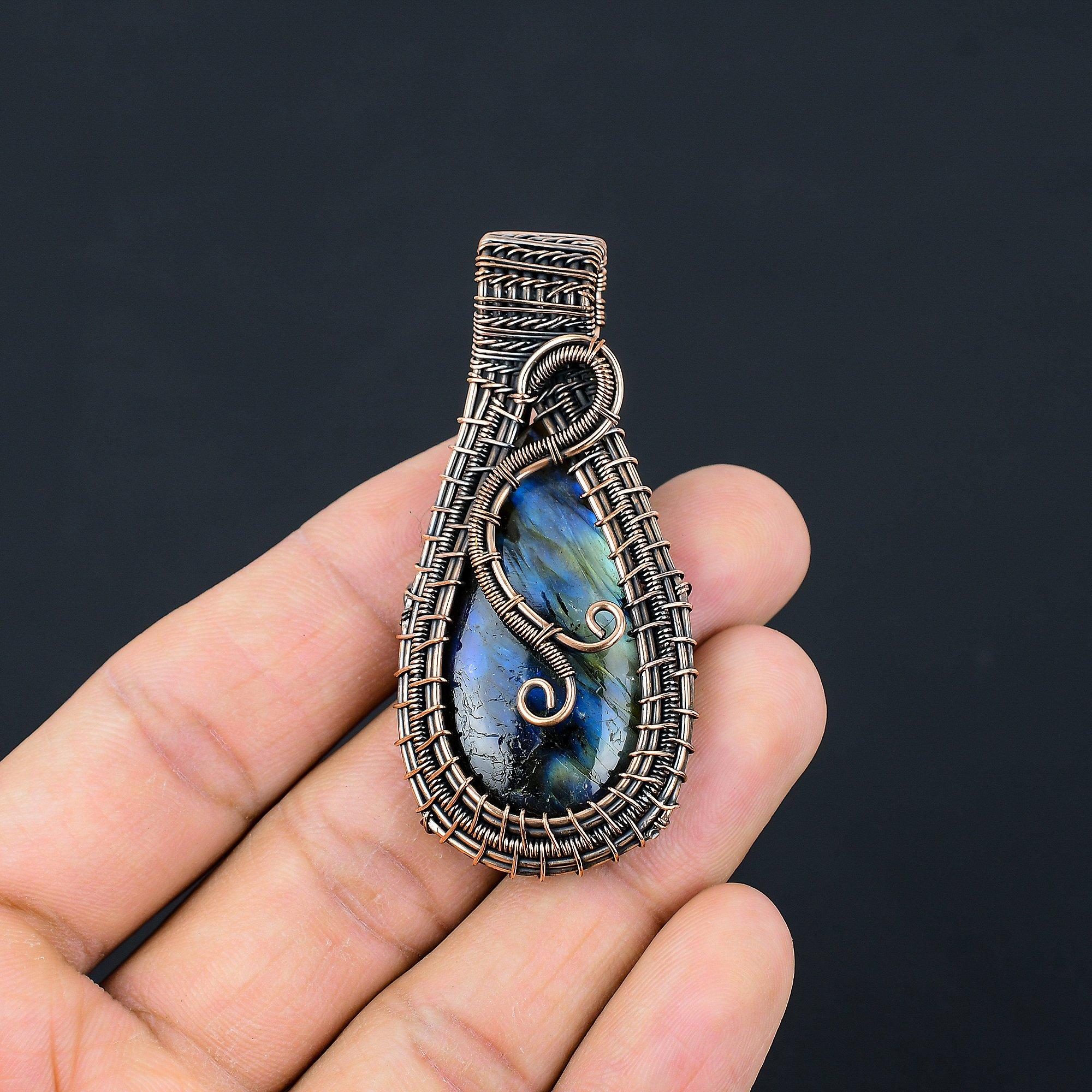 

Подвеска из лабрадорита, Подвеска ручной работы, обернутая медной проволокой 999 пробы, Антикварное украшение, Для подарка, Серебряное украшение 2.55 Inches