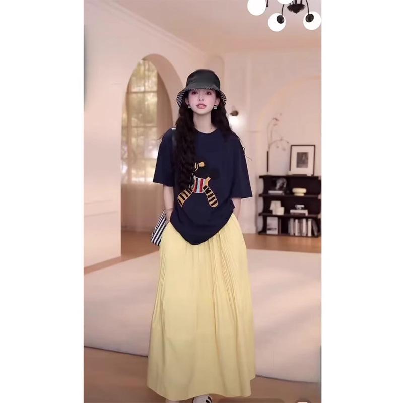 Korean Women's Summer Casual Outfit: Round Neck 3D Pony T-Shirt & High-Waisted Pleated Yellow Skirt