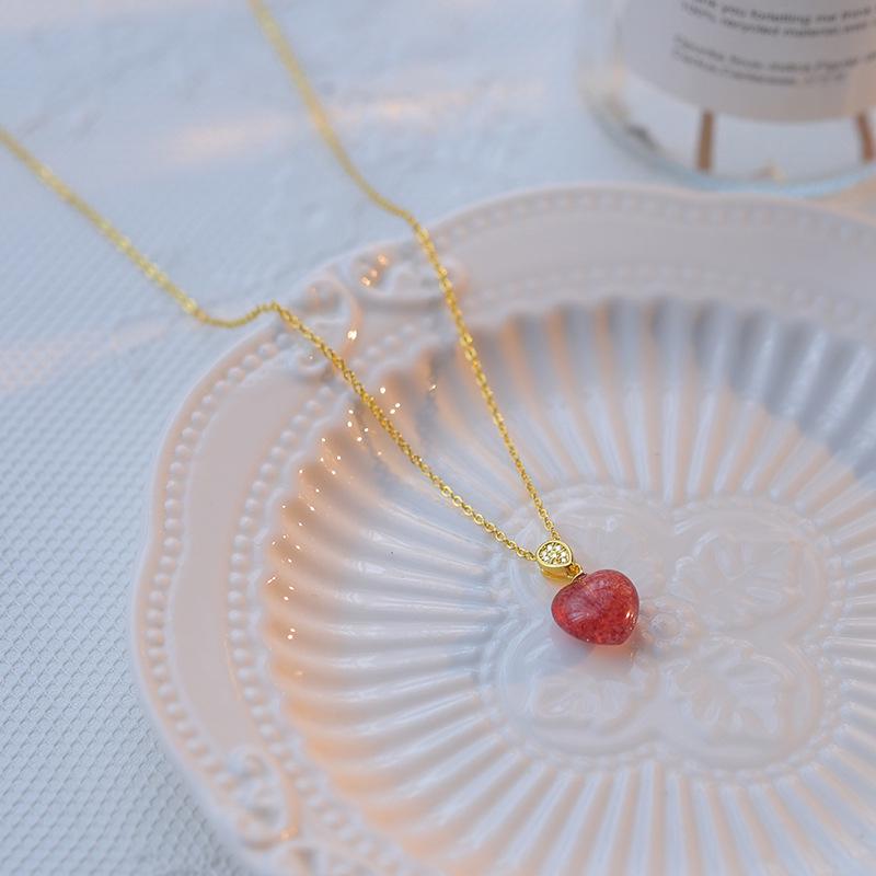 Strawberry Peach Crystal Pendant Necklace - Mori Style, Peach Blossom Luck, High-End Clavicle Chain