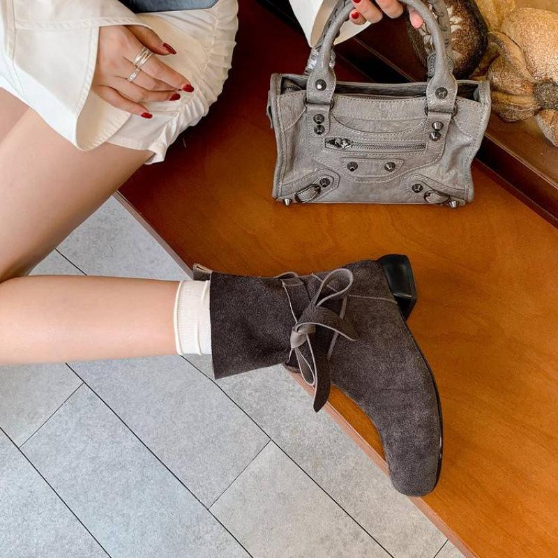 Autumn and Winter Women's Fashion Boots Solid Color Low Heel Large Size Women's Boots Cow Velvet Beef Tendon Sole New Versatile Low Boots Women
