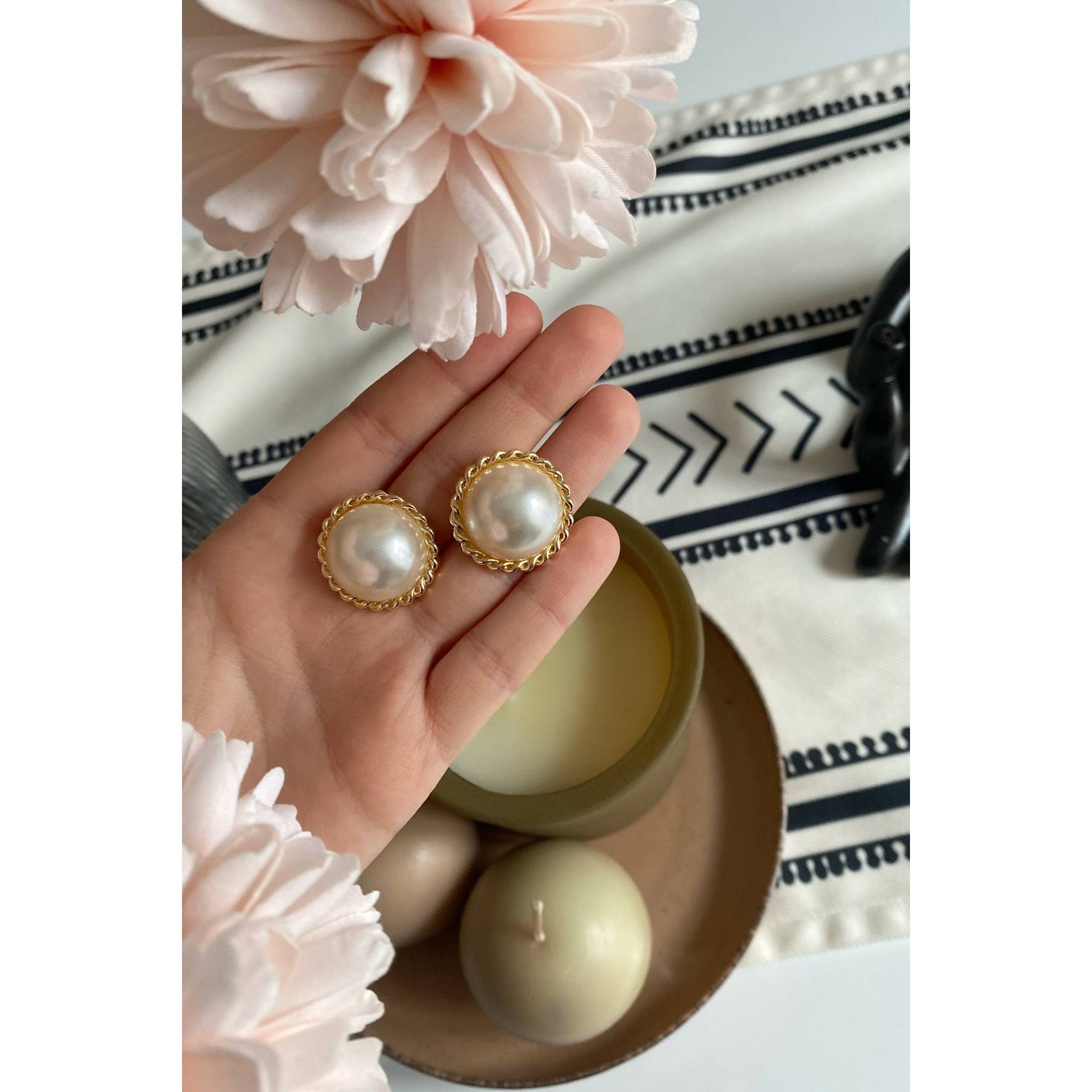 

Pearls Vintage Gold Color Earrings