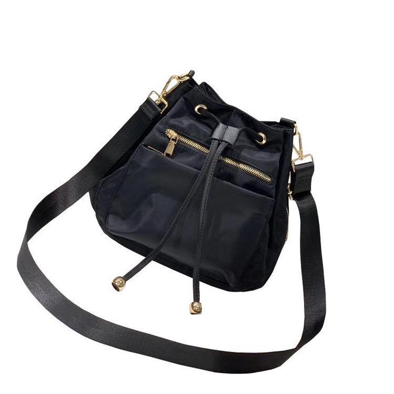 Drawstring Single-shoulder Bucket Bag, A Versatile Hong Kong-style Camouflage Large-capacity Casual Crossbody Bag