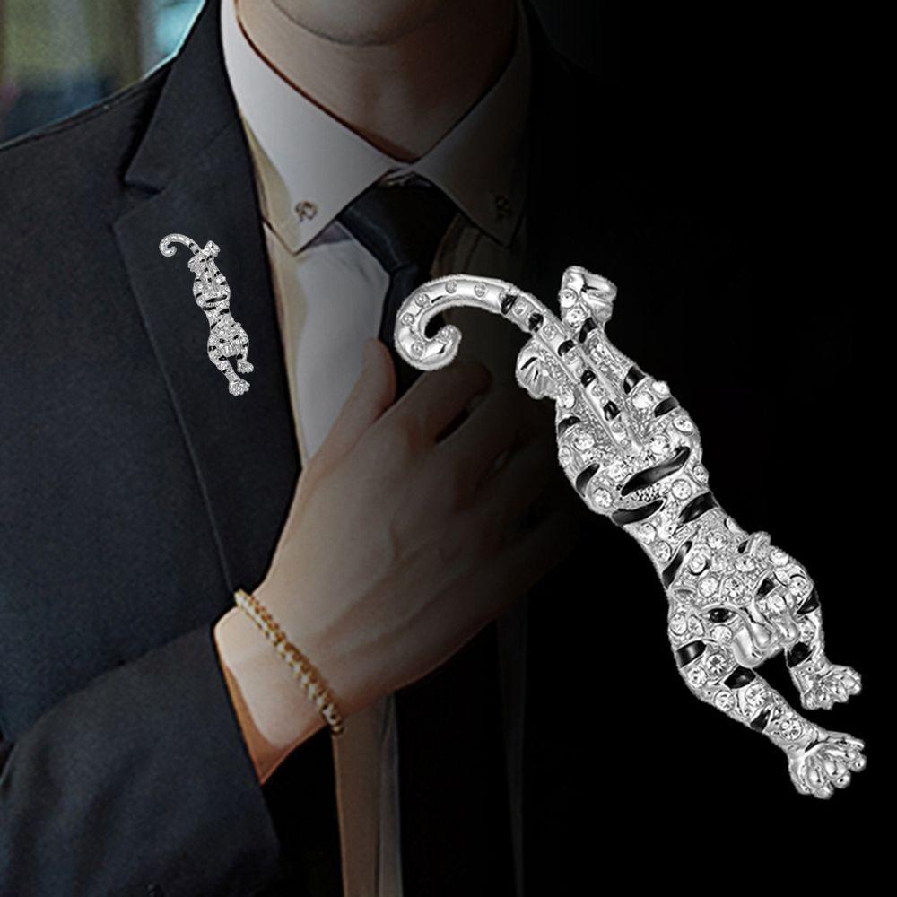 New Year Gifts Rhinestone Animal Fashion Jewelry Korean Style Pin Enamel Badges Tiger Brooches