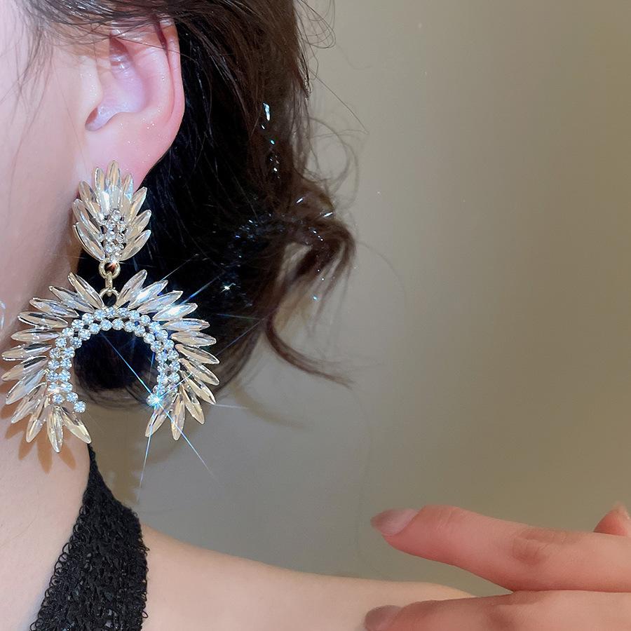 Silver Needle Geometric Rhinestone Earrings: European & American Court Style, Light Luxury, Fashionable Studs, Unique Niche Accessories