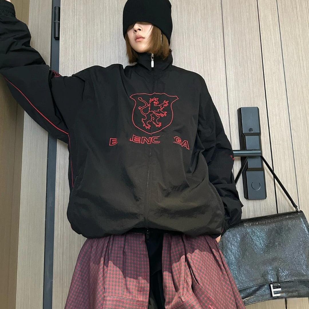 

Early Spring Paris B x Manchester United Runway Trench Coat - Unisex Campus Style Outerwear XL чорний