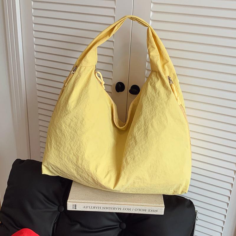 2025 women's bag large capacity lazy wind simple bag casual shoulder new underarm commuter bag fashionable tote bag