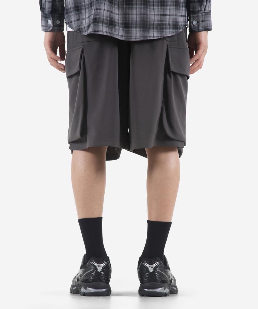 Beokeuldaun Comfort Big Pocket One-Pleat Wide Bermuda Cargo Sweatpants (Charcoal)