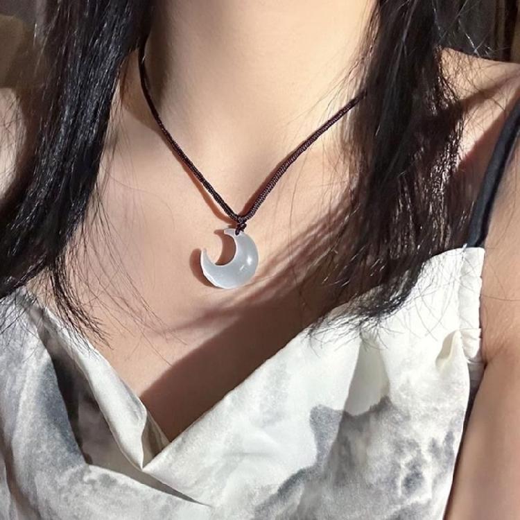 Fashion Clavicle Chain Crystal Crescent Moon Pendant Necklace Chocker Jewelry