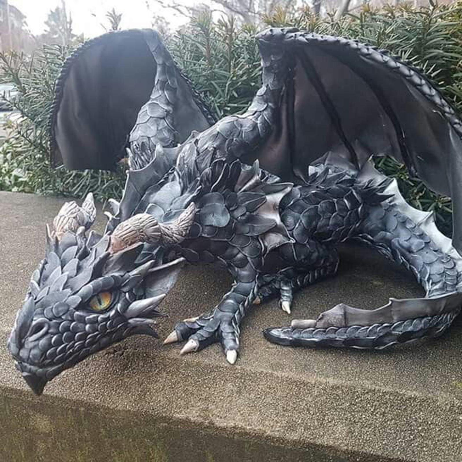 

2025 Gothic Squatting Dragon Halloween Resin Ornament 20 x 15.5 x 9 cm