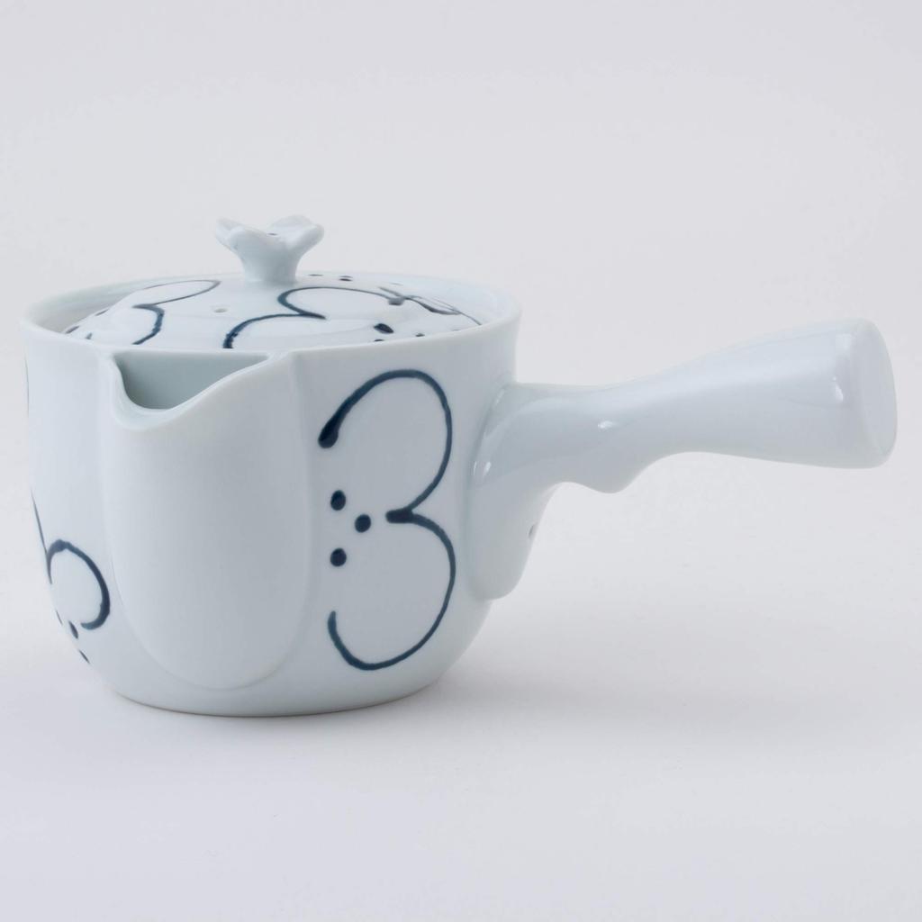 Hasami Ware Sparrow-mouth Teapot with Floral Pattern (with Super Stainless Steel Tea Strainer) 73457