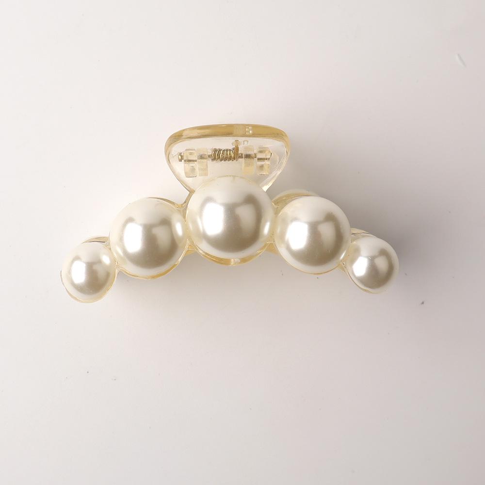 Elegant French Pearl Shark Hair Clip – Gentle Autumn & Winter Hair Accessory