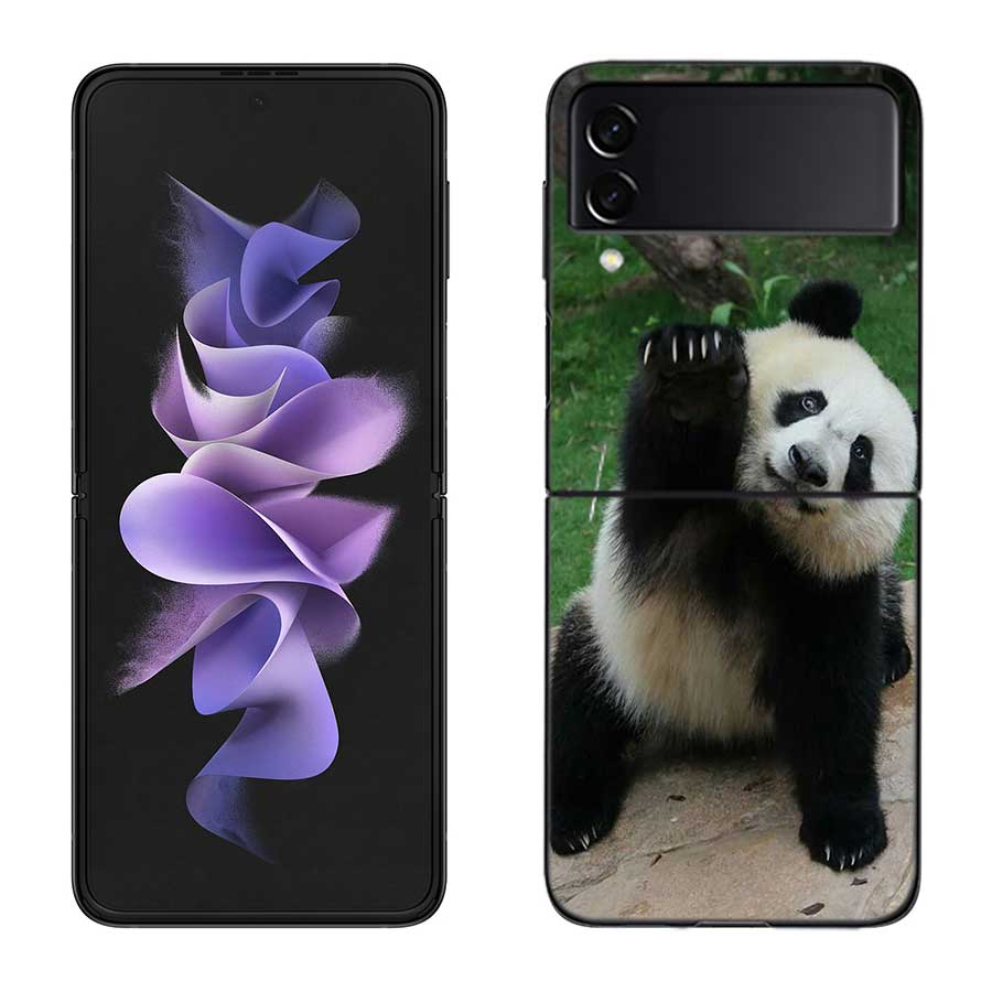 Panda Baby, Giant Panda Family Phone Case For Samsung Z Flip 7 6 5G Galaxy Z Flip 5 4 3 Black Hard Cell Cover Luxury PC Shell C