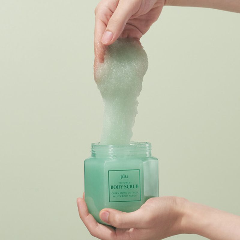 Plu Perfumed Fruity Body Scrub 500g Green Mong Cotton
