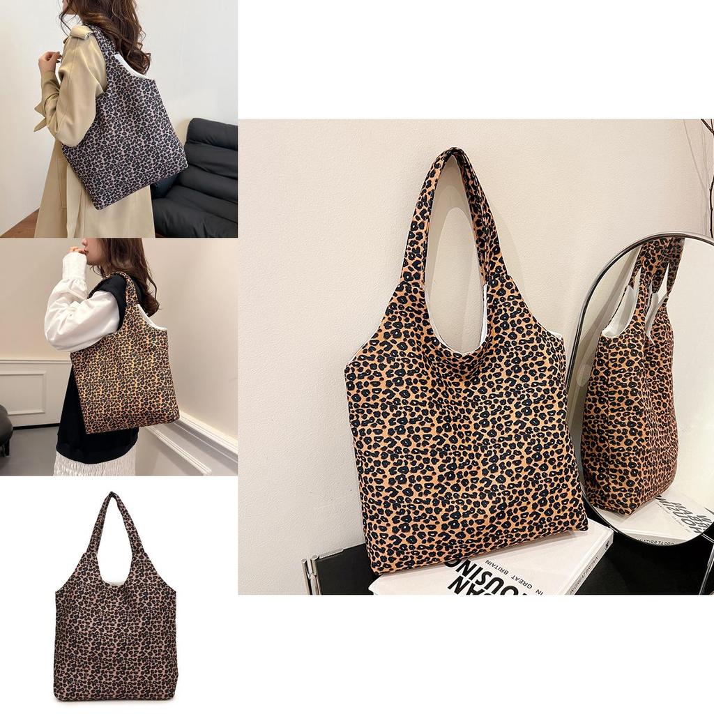 Large Capacity Gentle Women's Tote Bag In Chic Leopard Print For Autumn Fashion