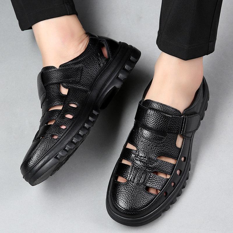 The old man's first layer of cowhide, summer new sandals, genuine leather dad shoes, middle-aged and elderly cool leather shoes, soft-soled hole shoes