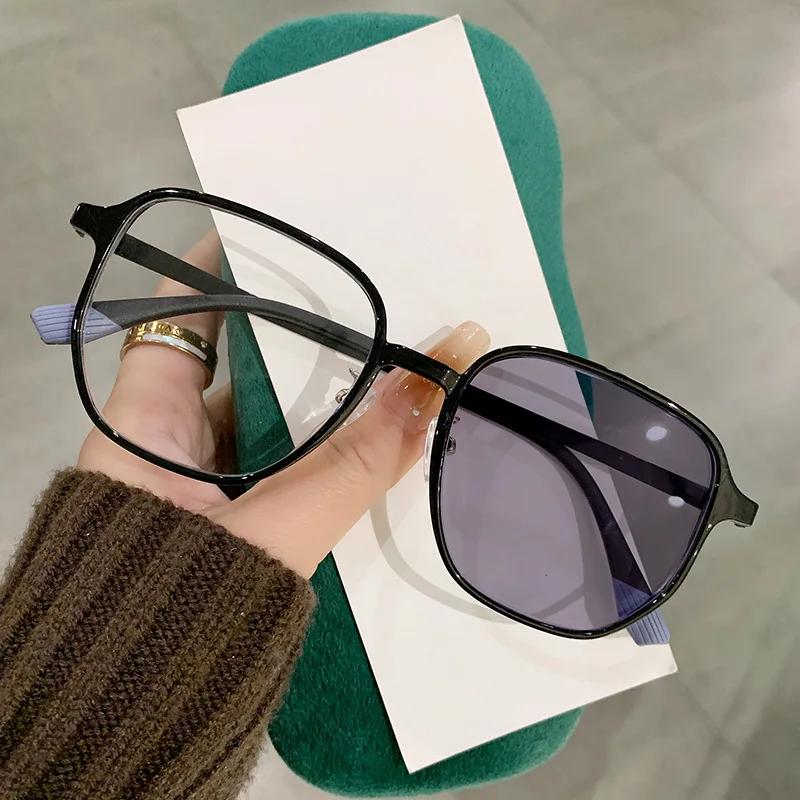 

Neutral New Retro Photochromic Myopia Glasses Oversized Frames Women S Fashion Square High-Definition Anti-Blue Light Glasses 0