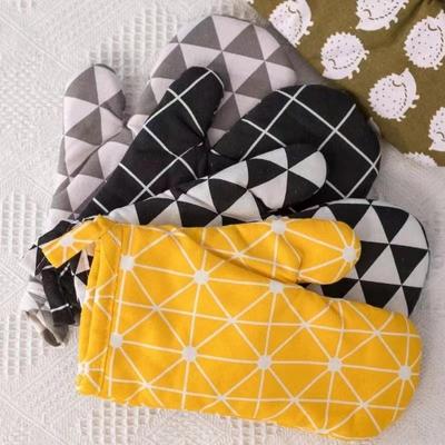 2pcs Microwave Oven Glove Kitchen Tool 1Pcs  Mitten Terylene Insulated Heatproof  Resistant Non-slip  Baking Gloves Thickening