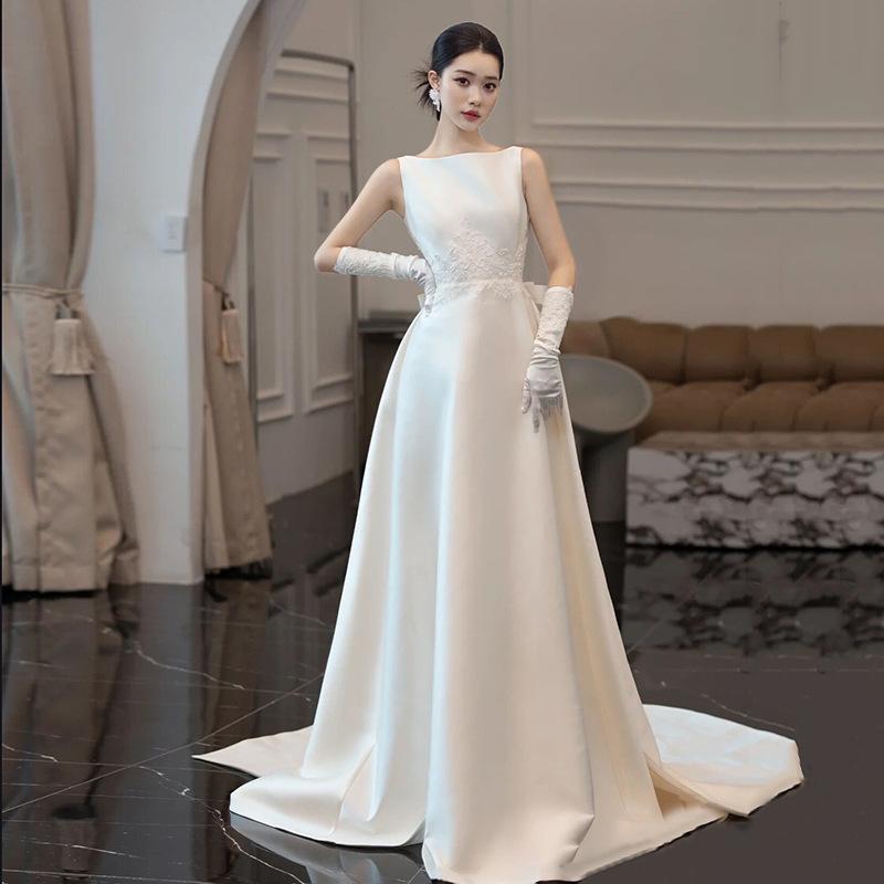 French Light Wedding Dress Bridal Simple Temperament Satin Retro Welcome White Dress Dress Small Trailing Out Dress