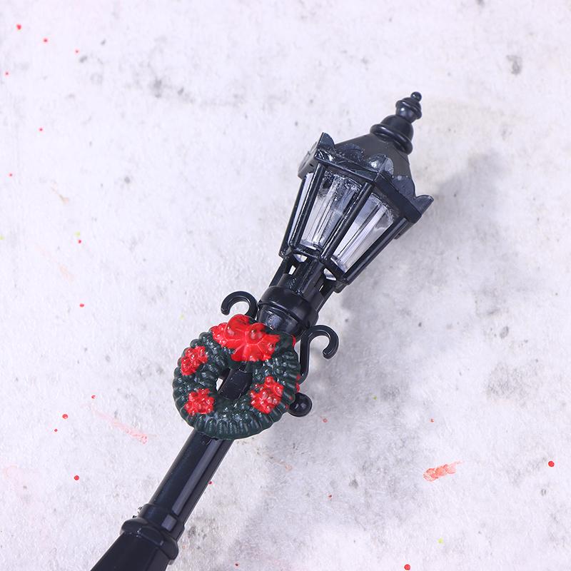 2/12 Stück Puppenhaus Mini Weihnachtsstraßenlaternen Gartenstraßenlaternen Simulationsmodell Miniaturen Lichter Ornamente Heimdeko