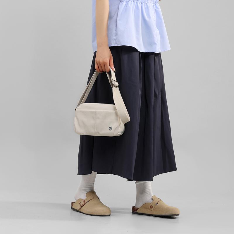 Damen Leichte Schulter Umhängetasche Student Einfarbig Kleine Quadratische Tasche