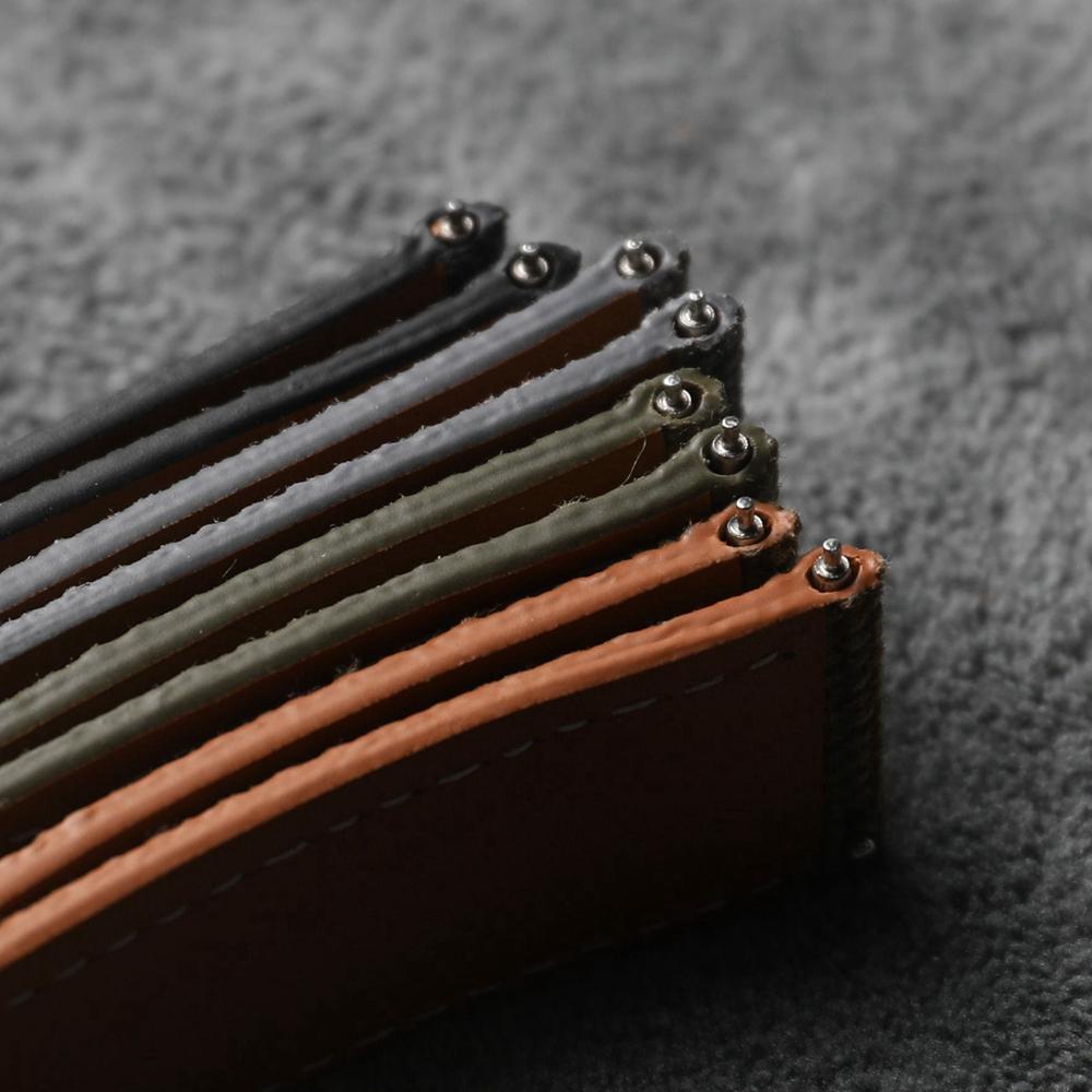 Klasický plátěný ručně laminovaný kožený řemínek s bronzovou sponou, 20MM 21MM 22MM Hodí se k bronzovému náramku hodinek Měkký tenký pánský řemínek