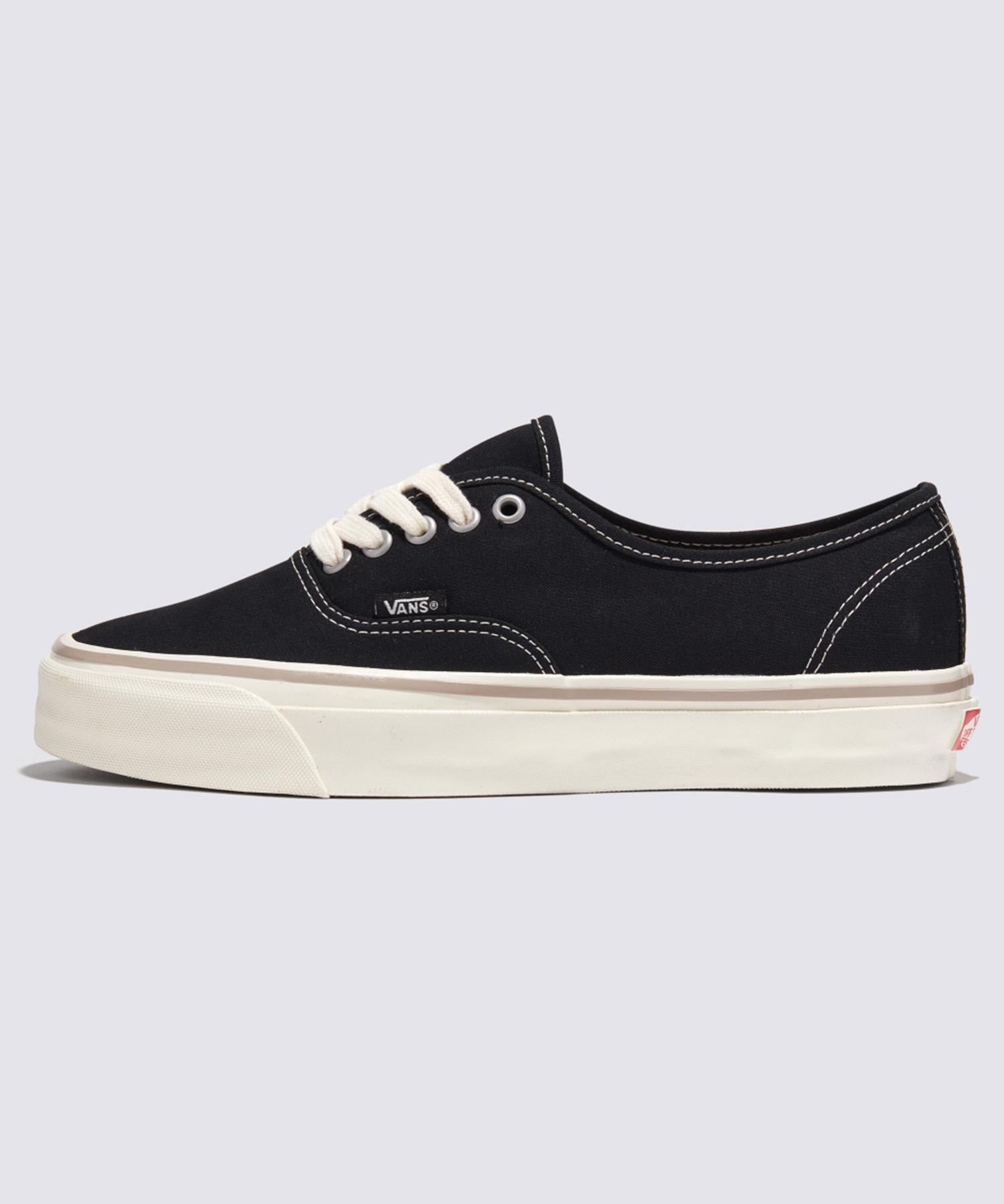 Vans Authentic Reissue 44 - Melns:Zefīrs