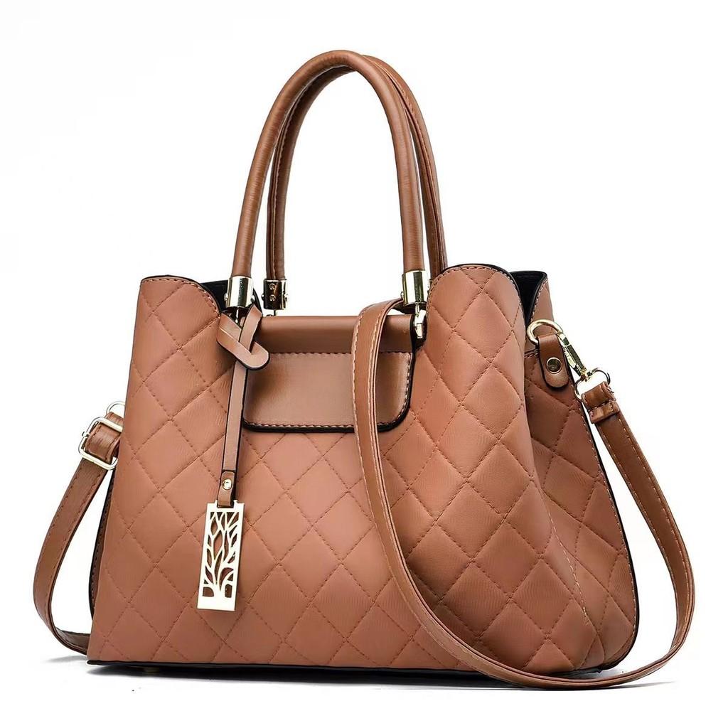Fashionable Black White Red Casual Handbag For Daily Use With Spacious Design